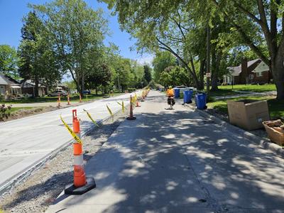 Endless road construction